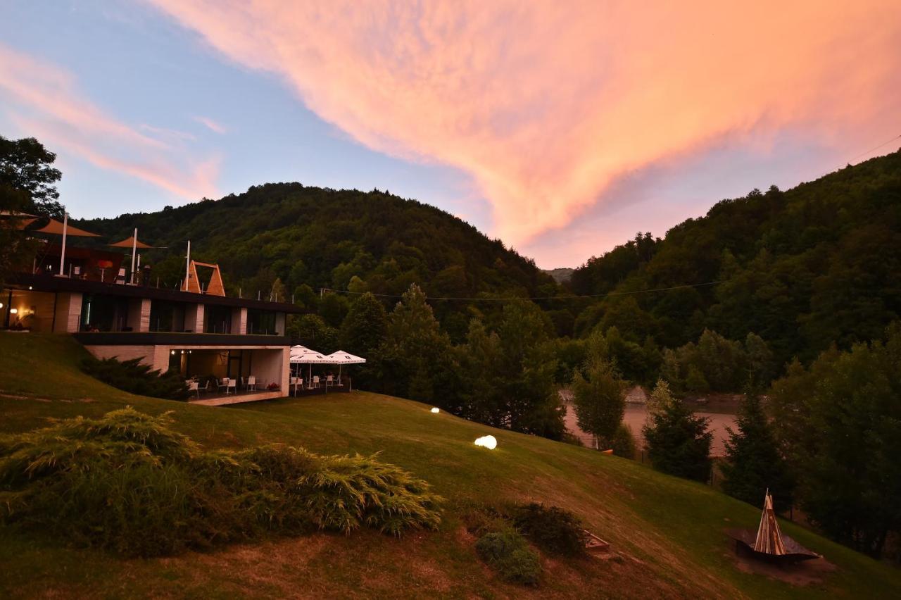 Pensiunea Atra Doftana Guest house