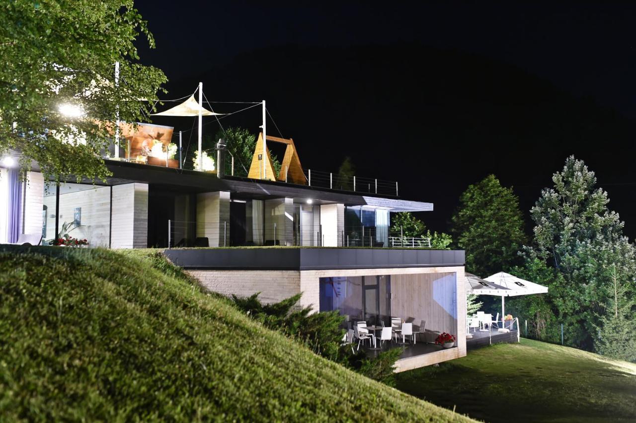 Guest house Pensiunea Atra Doftana Tesila
